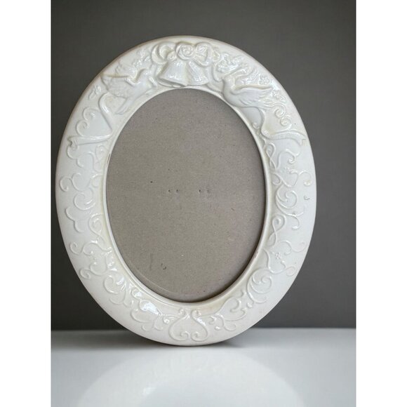 Vintage Russ Berrie Ceramic Oval Picture Frame With Embossed Angels & Bells Desi - Picture 5 of 7